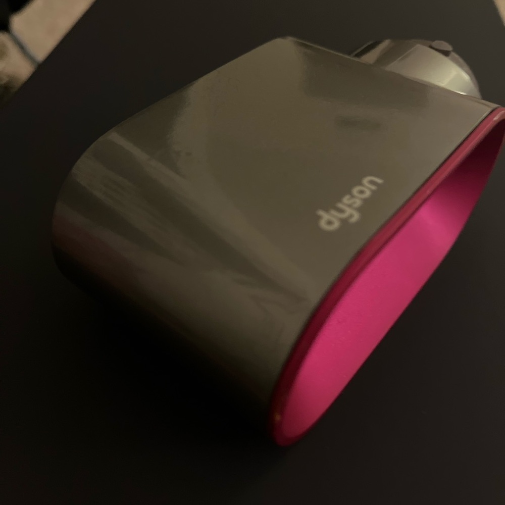 Dyson airwrap pre styling attachment.
